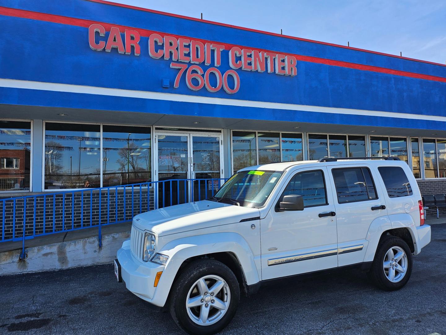 2012 WHITE Jeep Liberty Sport 4WD (1C4PJMAK7CW) with an 3.7L V6 SOHC 12V engine, 4-Speed Automatic transmission, located at 7600 S Western Ave., Chicago, IL, 60620, (773) 918-3980, 0.000000, 0.000000 - Photo#1